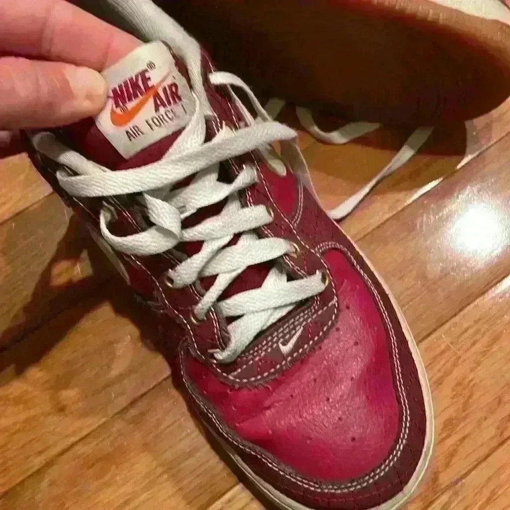 Burgundy Nike Air Force One size 6 1/2